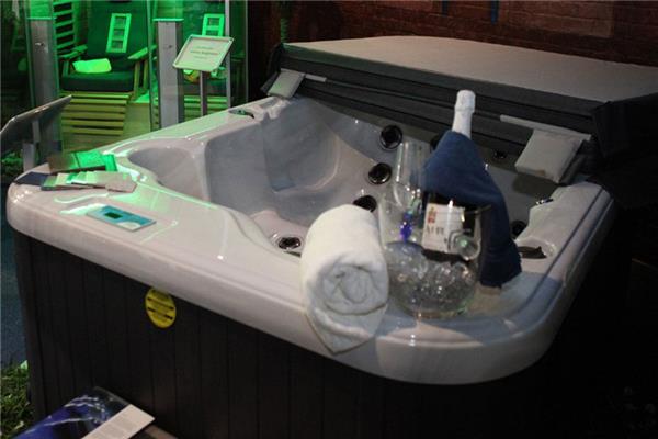 Jacuzzi's of Hottubs - Funny Pool, Zwembadspecialist Antwerpen